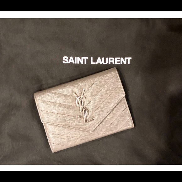 YSL Saint Laurent crossbody ONLY ! Wallet sold ! - Picture 6 of 8